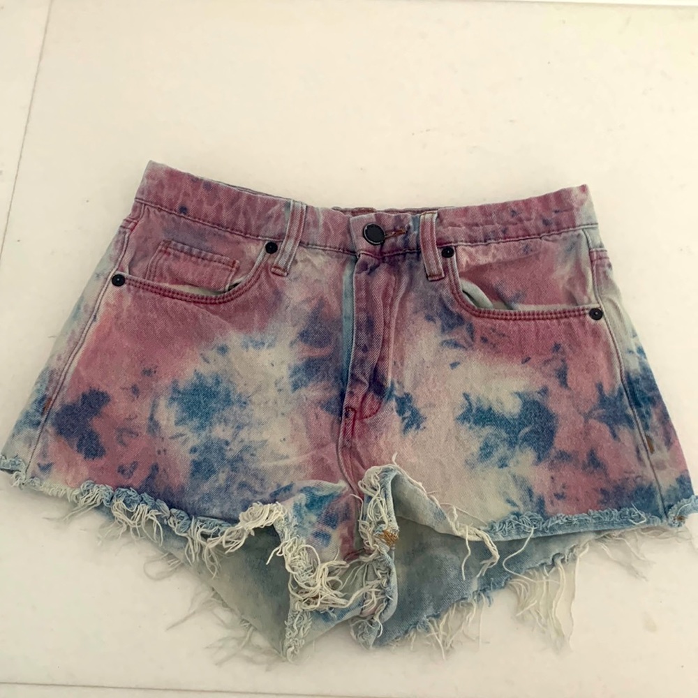 BLANK NYC TIE DIE SHORTS